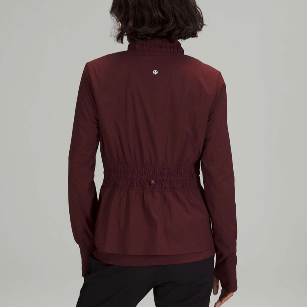 NWOT Sights Seen Jacket - Lululemon